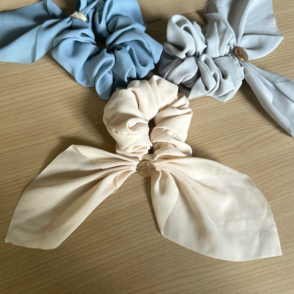 Express Bow Scrunchie Set - Picture 5 of 9
